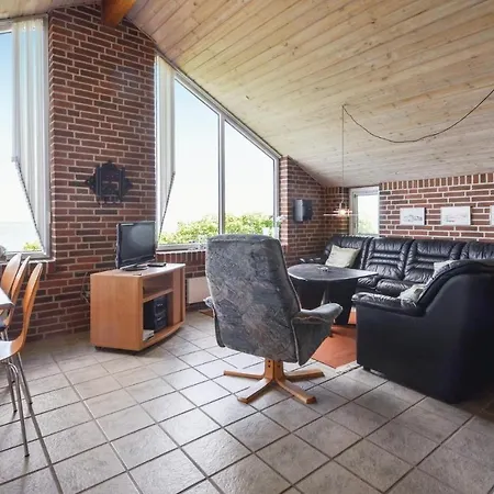 Cozy Home In Roslev With Sauna Prázdninový dům