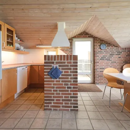 Cozy Home In Roslev With Sauna Prázdninový dům